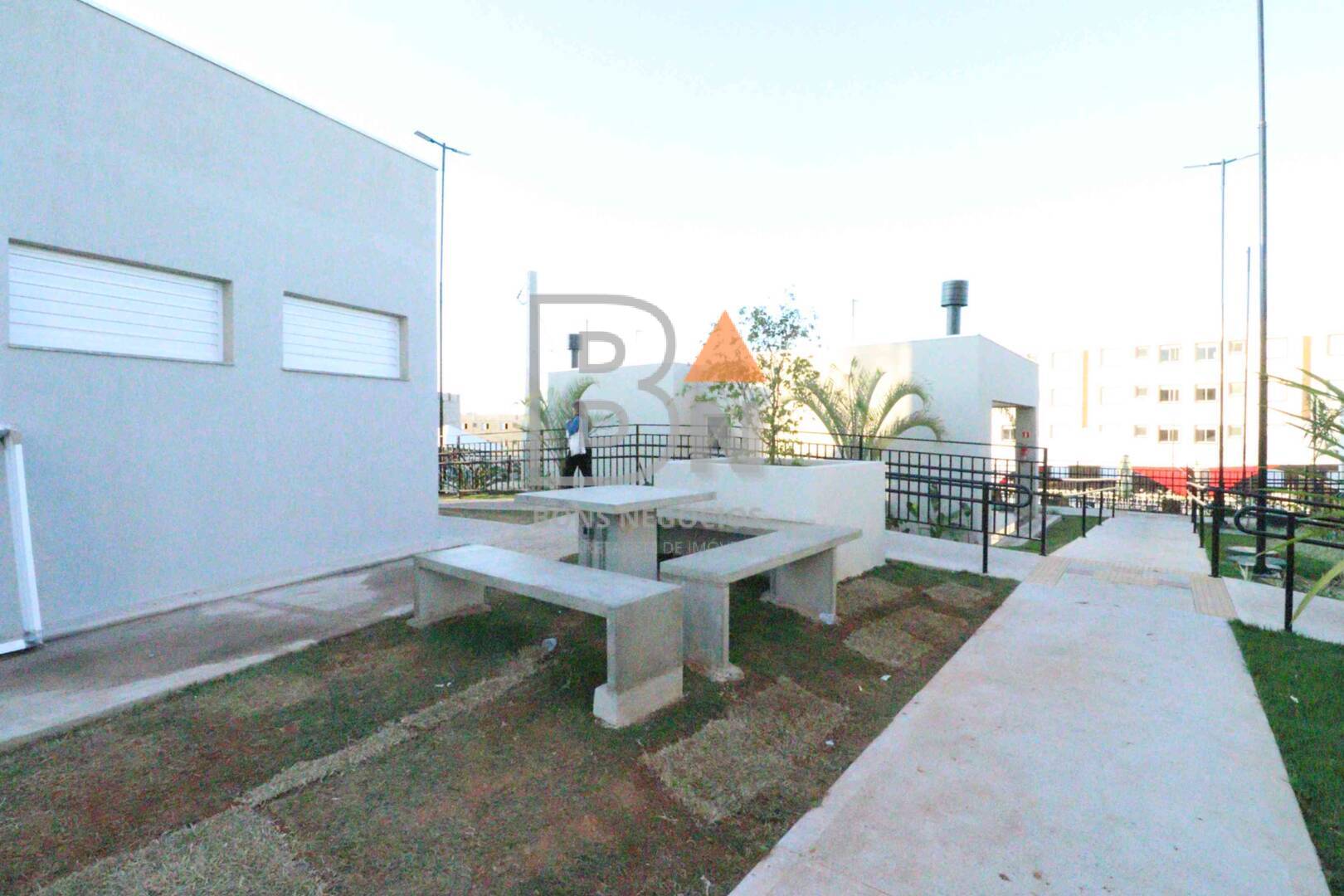 Apartamento à venda com 2 quartos, 40m² - Foto 10